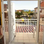 Mihe 1