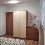 Mihe 1